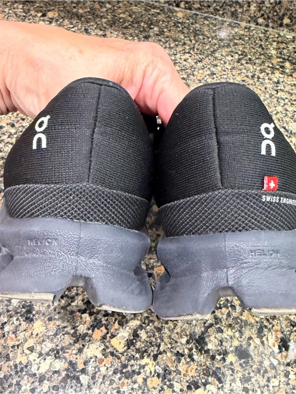 On Cloud Black Running Shoes ladies 9